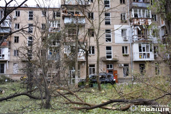 Ракетний удар по Миколаєву: кількість загиблих та постраждалих зросла (ФОТО, ВІДЕО)