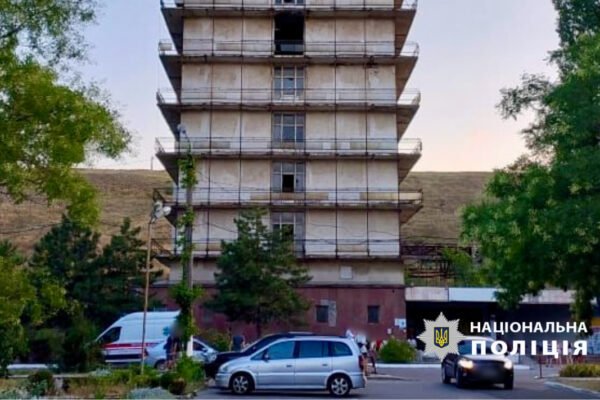 Впала у проміжок між сходами: в Одесі у закинутому санаторії загинула 13-річна дівчина (ФОТО)