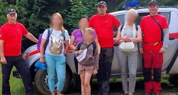 Рятувальники допомогли київським туристкам, яким стало зле в Карпатах
