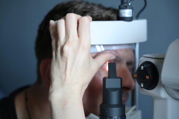 За донати, зібрані під час бізнес-форуму в Черкасах, придбали офтальмологічне обладнання для захисників 