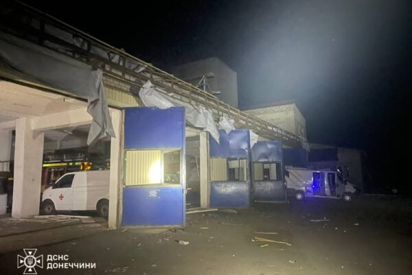 Росіяни вкотре вдарили по Селидовому: Пошкоджено пожежну частину