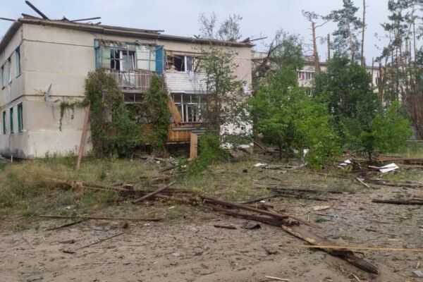 На Харківщині внаслідок ворожого удару сталися пожежі