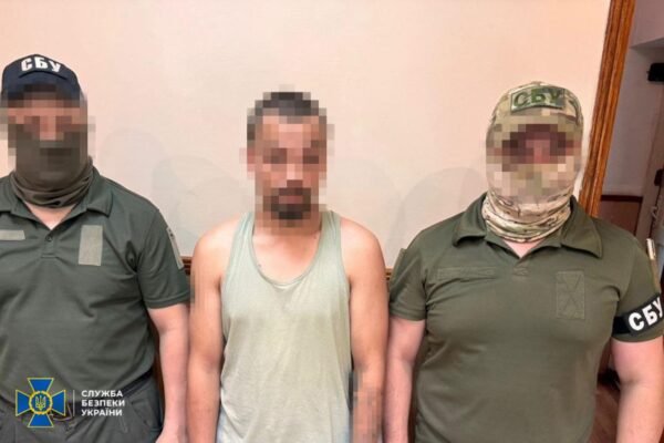 Підпалювали релейні шафи на залізничних коліях Харківщини та Рівненщини: СБУ затримала ворожих агентів