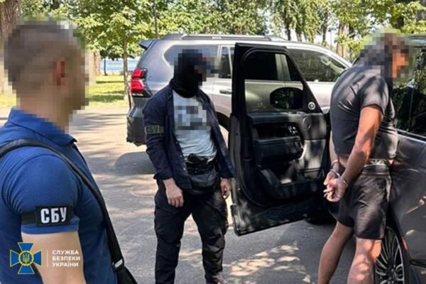 На хабарі затримано одного з топпосадовців Державної податкової служби Києва (ФОТО)