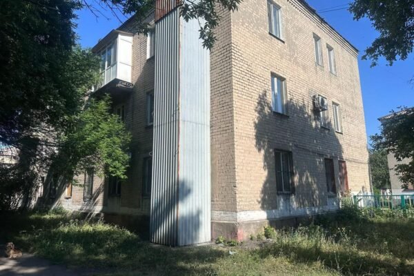 Зранку 1 липня під ударом “Ураганів” опинився Українськ на Донеччині: Є жертви