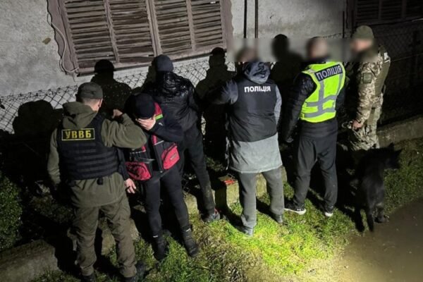 Все частіше тікають за кордон групами: у ДПСУ розповіли, як зросли “розцінки” для ухилянтів