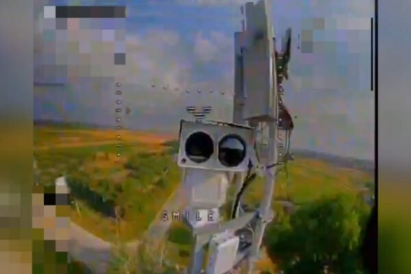 Прикордонники показали, як за допомогою FPV-дронів нищать ворожі військові цілі (ВІДЕО)