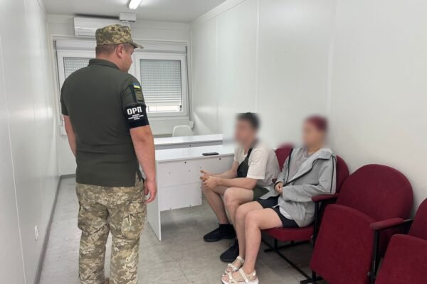 Три псевдоподружжя намагалися виїхати з країни, – ДПСУ