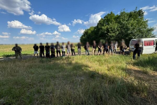 На Одещині прикордонники анулювали “гарячі путівки” до Молдови для 15 мандрівників (ФОТО, ВІДЕО)