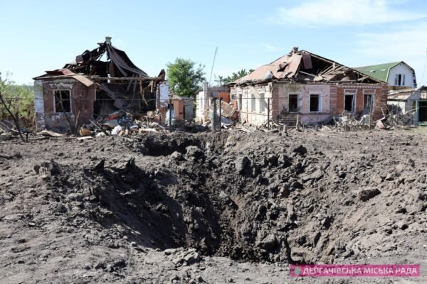 Наслідки удару по Руській Лозовій на Харківщині: пошкоджені десятки будинків, один з постраждалих – важкий (ФОТО)