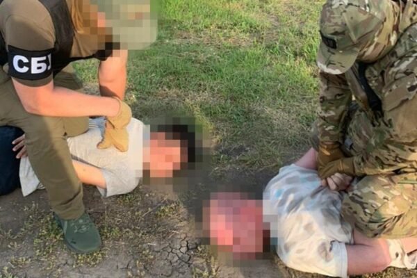 У Дніпрі затримали шахраїв, які викрадали гроші з рахунків загиблих бійців ЗСУ (ФОТО, ВІДЕО)