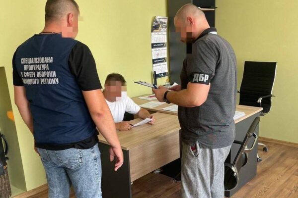 Розкрадання 138 млн грн на армії: проведені 70 обшуків, підозри отримали 30 службовців по всій Україні (ФОТО)