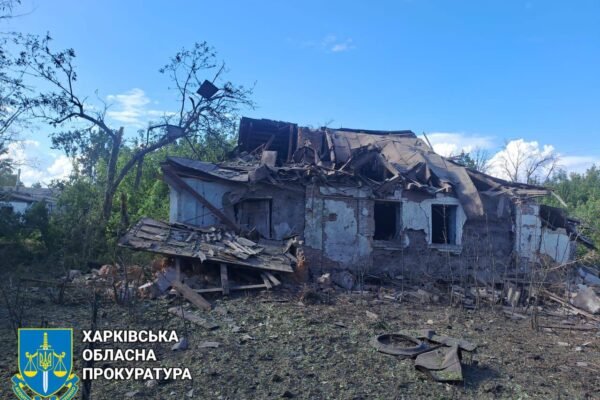 Росіяни знову вдарили по Великому Бурлуку на Харківщині: є поранений (ФОТО)