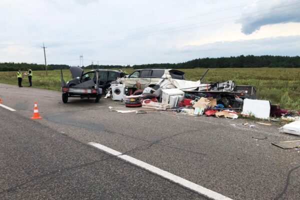 У ДТП на Рівненщині постраждали шестеро дорослих та чотири дитини (ФОТО)