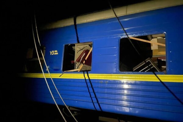 Вночі 1 серпня ворог вдарив ракетами по залізничній станції на Харківщині (ФОТО)