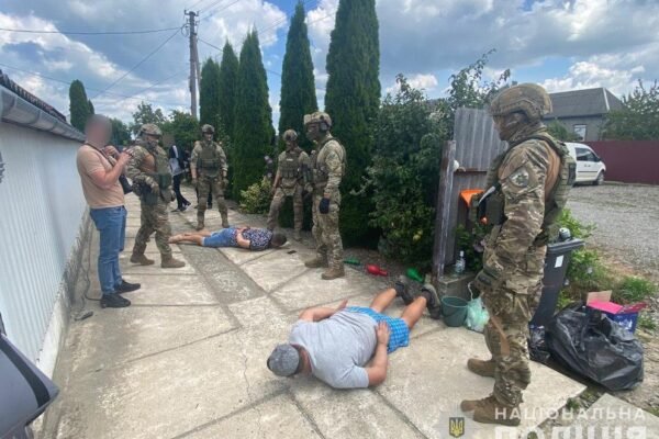 Поліція Сумщини припинила діяльність міжрегіональної ОЗГ, що переправляла ухилянтів за кордон (ФОТО, ВІДЕО)