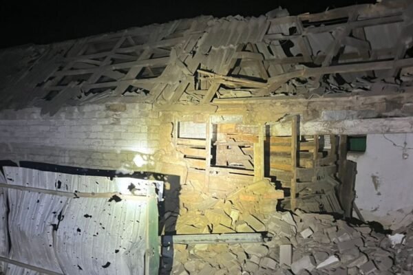 Росіяни вгатили по Нікопольщині “шахедами” та артилерією. Є поранені (ФОТО)