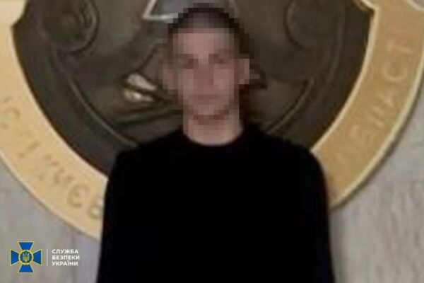 У Києві затримали неповнолітнього агента ФСБ, що підпалював військові автівки за російські гроші