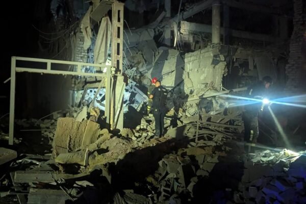 Росіяни вдарили ракетами по готелю в Кривому Розі. Є загиблі та поранені