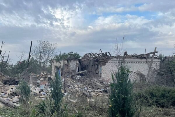 Росіяни завдали авіаудару по селу на Донеччині: Загинула родина з 4 людей