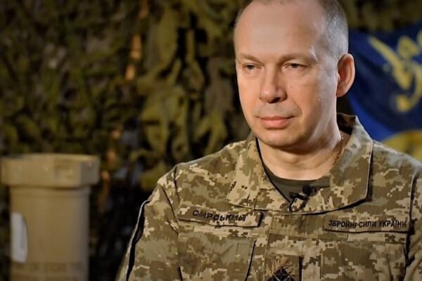 Зеленський присвоїв Олександру Сирському звання генерала