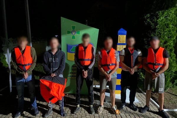 До Румунії через Тису: на Закарпатті шестеро «водолазів» не змогли здолати прикордонну річку (ФОТО, ВІДЕО)