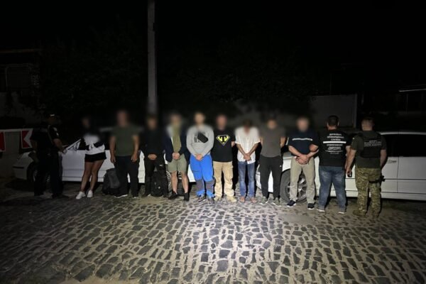 На Одещині викрили подружжя, яке на двох автівках перевозило ухилянтів за кордон (ФОТО)