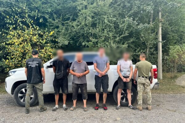 На Закарпатті прикордонники завадили ухилянтам нелегально потрапити до Румунії