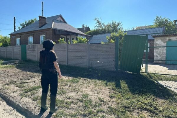 Росіяни вдарили по приватному сектору в Костянтинівці: двоє загиблих (ФОТО)
