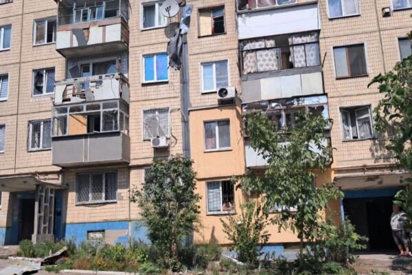 Окупанти вдарили по Нікополю: Один загиблий та 6 поранених, в тому числі дитина