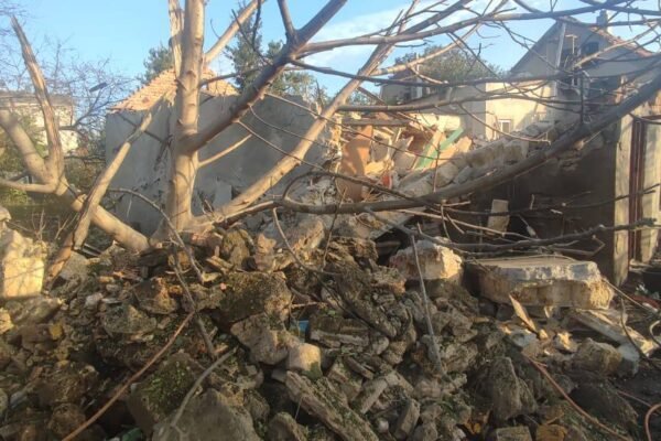 Під ударом російських безпілотників вночі буда Одещина: Є руйнування, спалахнули пожежі