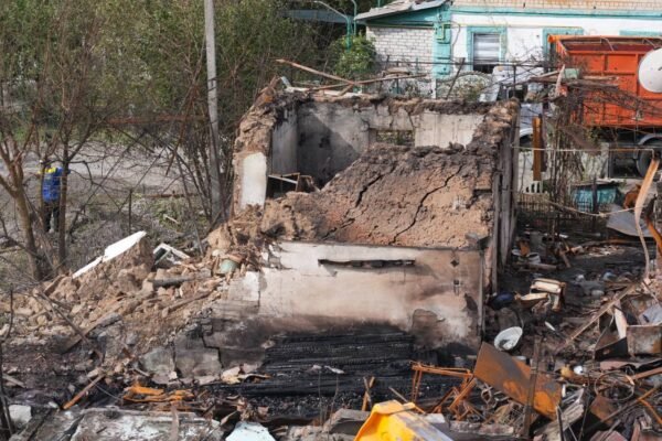 Федоров показав наслідки ударів по Комишувасі та розповів про стан поранених (ФОТО)