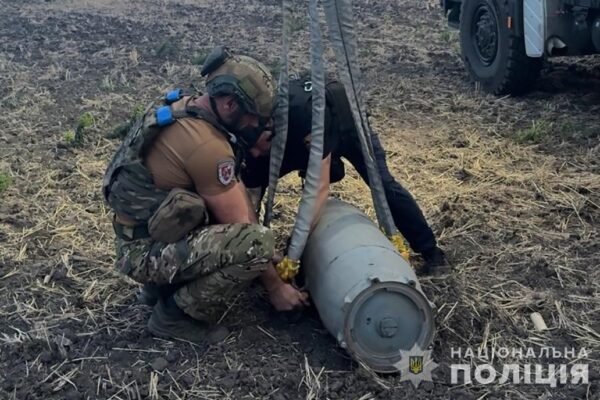 На Сумщині вибухотехніки знешкодили чергову 500-кілограмову авіаційну бомбу (ФОТО)