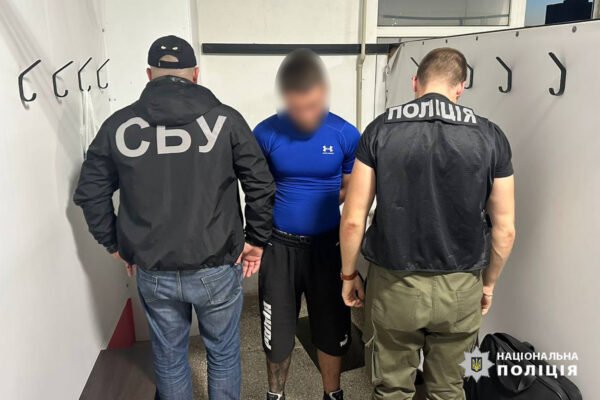 У Черкасах затримали двох молодиків, які вимагали гроші за «кришування» бізнесу (ФОТО)