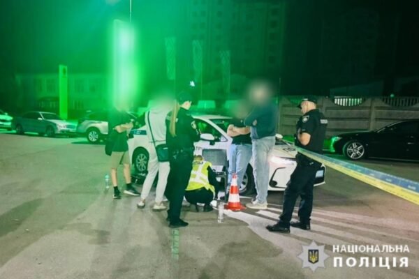 В Івано-Франківську молодик влаштував стрілянину на АЗС (ФОТО)