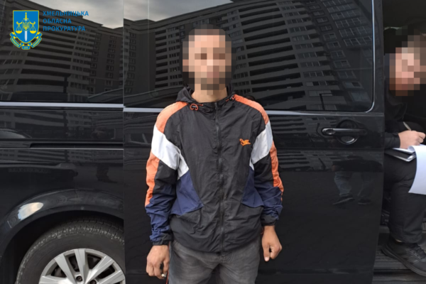 У Хмельницькому затримали двох вінничан, що підпалювали автівки військових на замовлення РФ