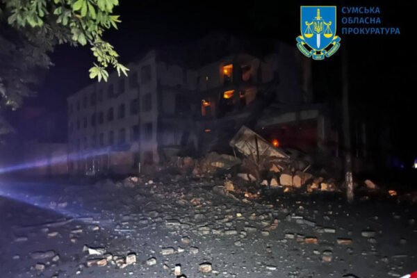 Окупанти скинули КАБ на виш у Сумах: Зруйновано цілий корпус