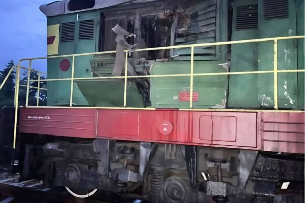 Росіяни атакували залізничну інфраструктуру та рухомий склад у Сумській і Дніпропетровській областях (ФОТО)