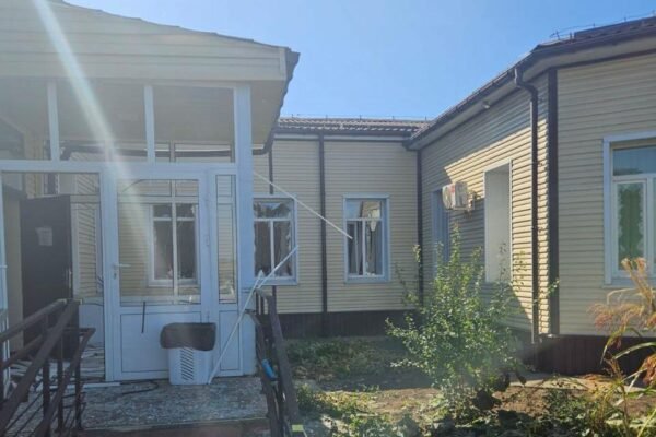 Окупанти вдарили по селу на Донеччині: серед постраждалих – діти (ФОТО)
