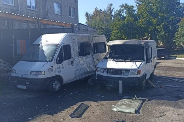 Росіяни вдарили по пожежній частині у Костянтинівці: поранений рятувальник (ФОТО)