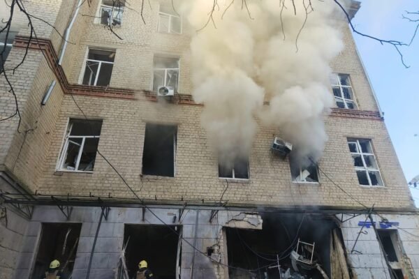 Удар по Сумах: відомо про 9 загиблих, понад 100 пацієнтів евакуйовані (ФОТО, ВІДЕО)