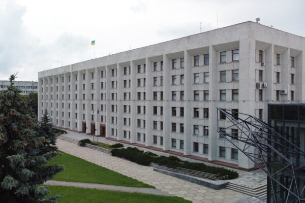 У Полтаві чоловік підпалив себе у будівлі ОВА