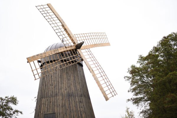 На батьківщині Шевченка відреставрували хати 19 століття та 150-літній вітряк (ФОТО)