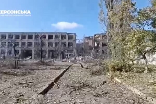 Авіаудар по Херсону: кількість постраждалих зросла до 19 (ВІДЕО)