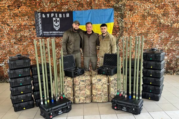 Бригада НГУ “Буревій” отримала від Київщини дрони Mavic 3Т та комплекси РЕБ (ФОТО)