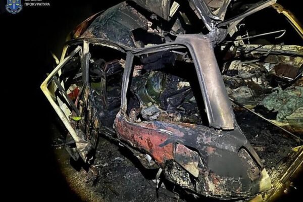 Російський дрон атакував авто з людьми на Запоріжжі. Є жертви