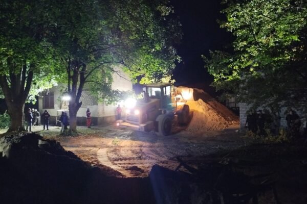 Засипало глиною: на Дніпропетровщині на будмайданчику загинув 10-річний хлопчик (ФОТО)