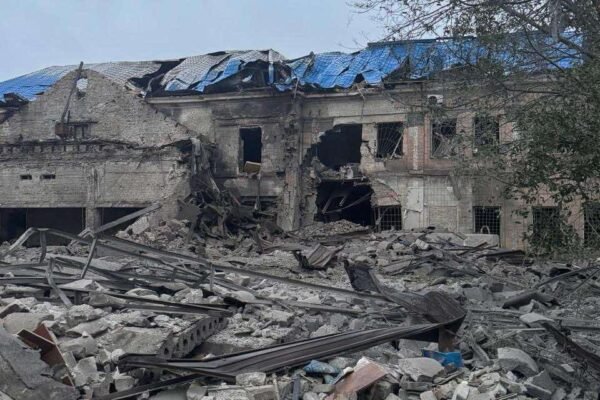 Росіяни зруйнували Офіс Українського Червоного Хреста на Донеччині (ФОТО)