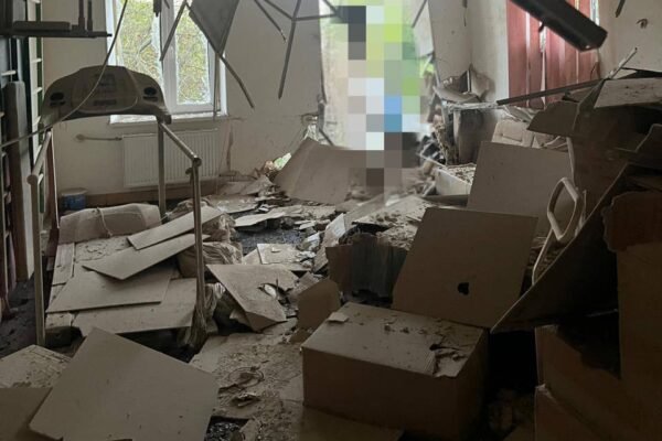 Серед ночі окупанти вдарили по геріатричному центру на Херсонщині