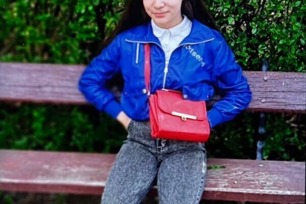 На Київщині зникла неповнолітня дівчинка: Прикмети